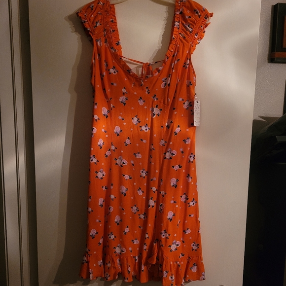 Beautiful dress - Picture 2 of 7